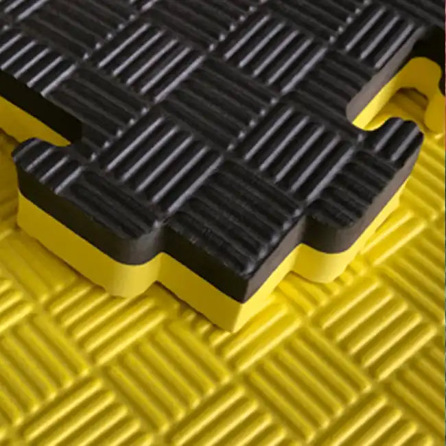 Profesjonalne puzzle tatami 100x100x4 cm czarno-żółte